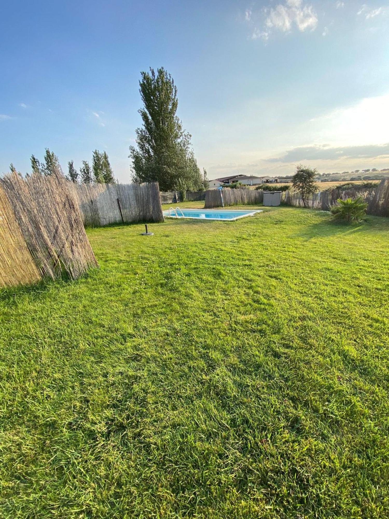 Casas Olmo y Fresno jardín y piscina a 17 kilómetros de Salamanca Exterior foto