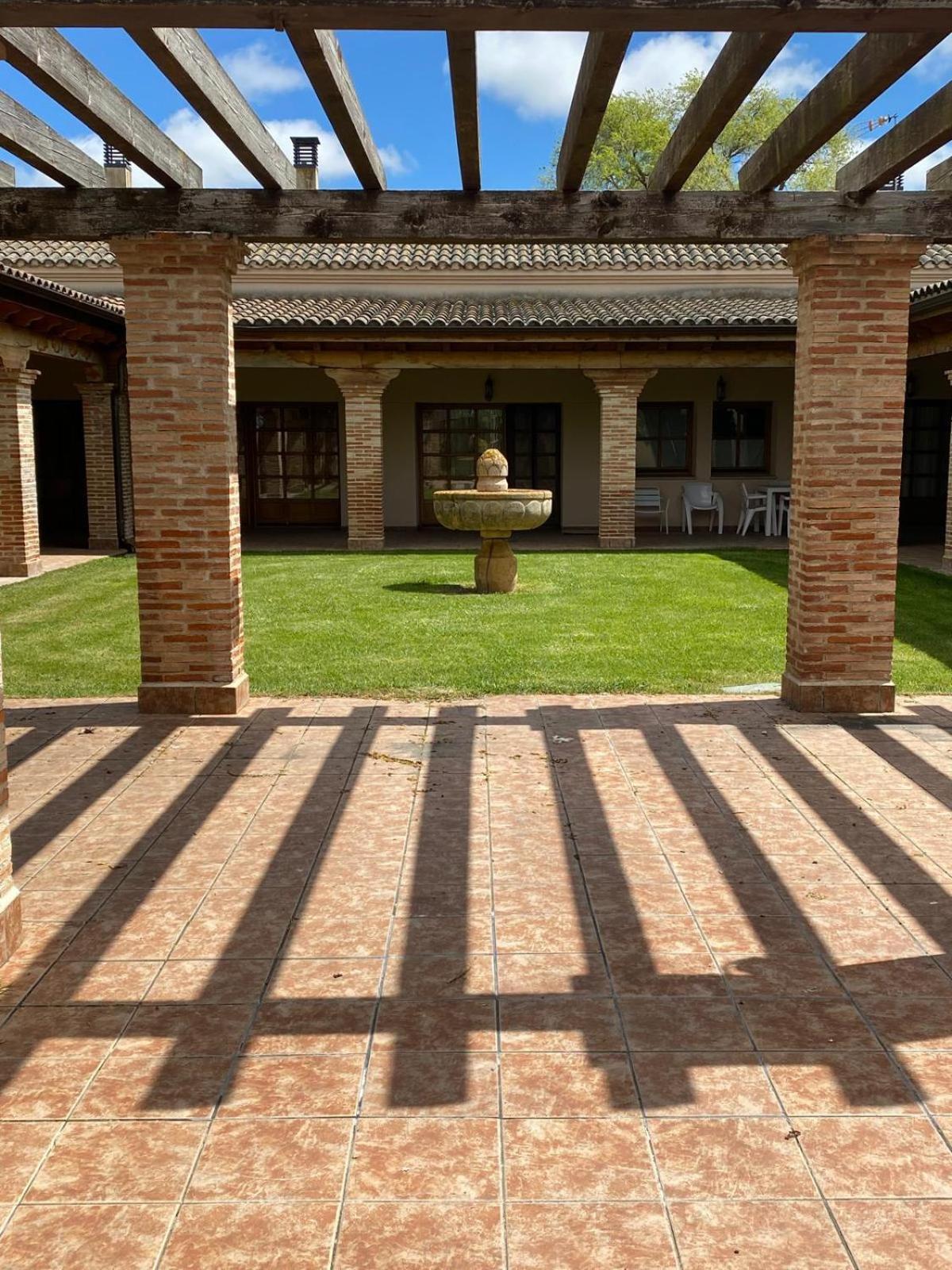 Casas Olmo y Fresno jardín y piscina a 17 kilómetros de Salamanca Exterior foto
