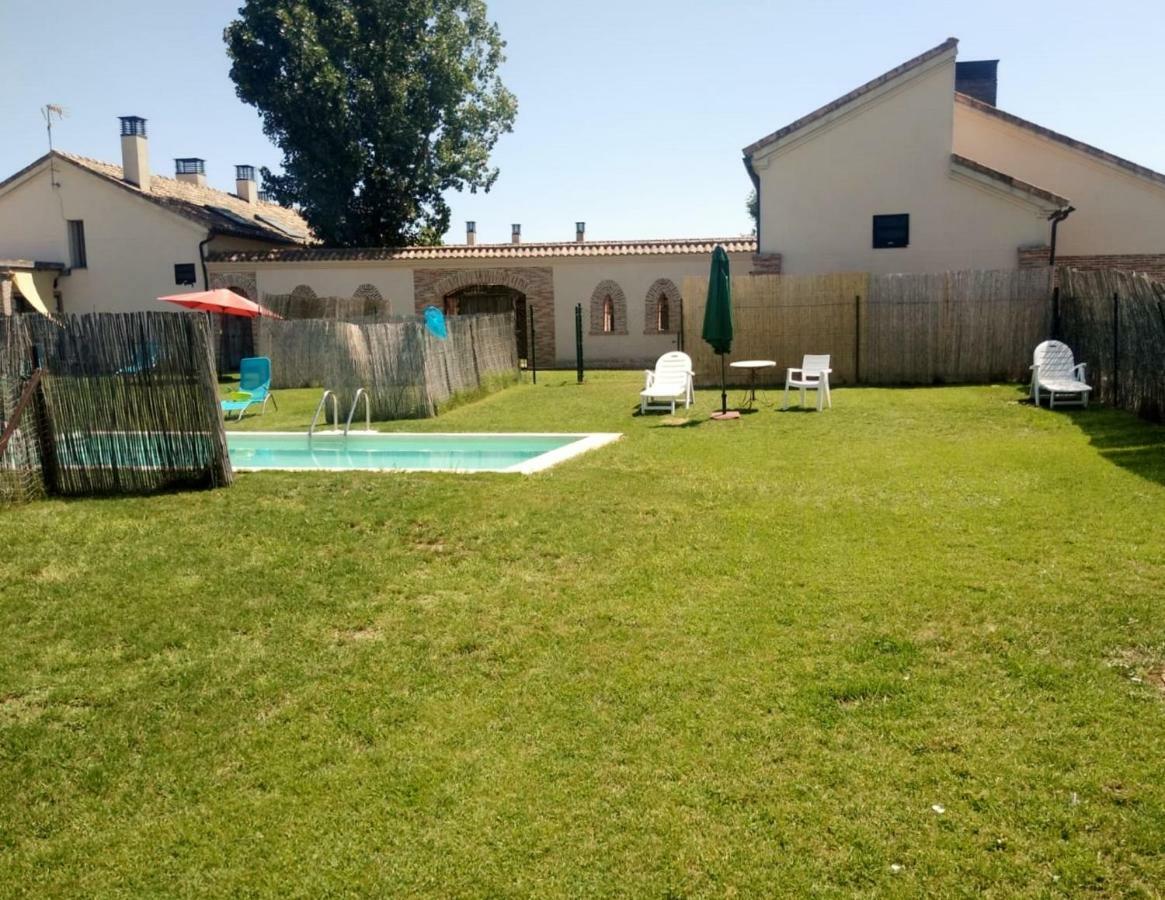 Casas Olmo y Fresno jardín y piscina a 17 kilómetros de Salamanca Exterior foto